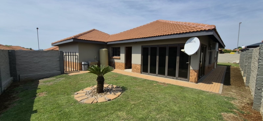 3 Bedroom Property for Sale in Waterkloof East North West